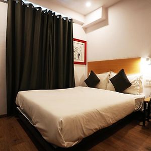 Deluxe Double Room Shower